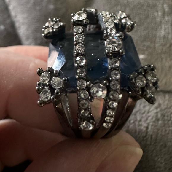 Vintage large black CZ sapphire and diamond cocktail ring - Picture 7 of 10